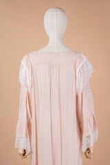 قميص دانتيل فاخر بياقة كشكش أنثوية #1126