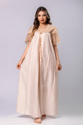 قميص نفاس بلون بيج مع دانيل على الصدر والأكمام #1186