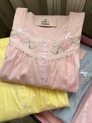 قميص نفاس قصة واسعة بتصميم تطريز ناعم على الصدر #1510