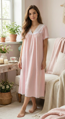 قميص نوم وردي طول ميدي بتفاصيل دانتيل كلاسيكية #1509