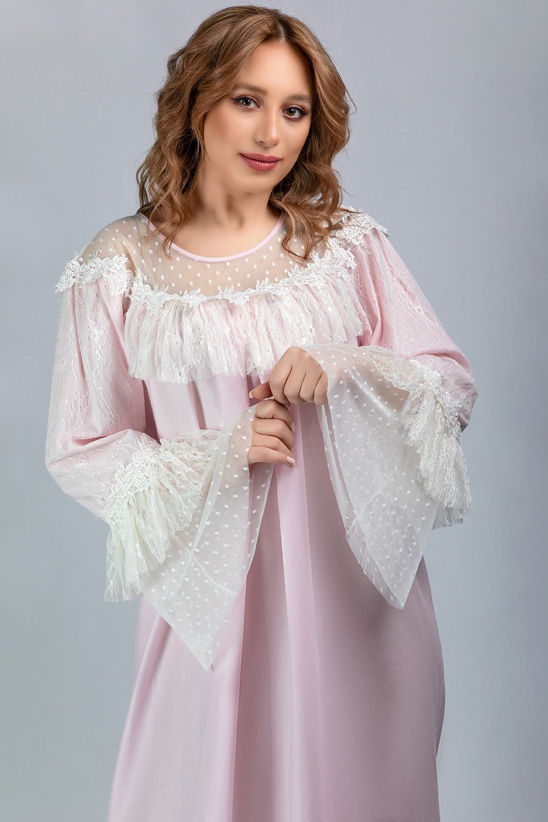 Pure cotton maternity shirt with tulle collar and polka dot pattern